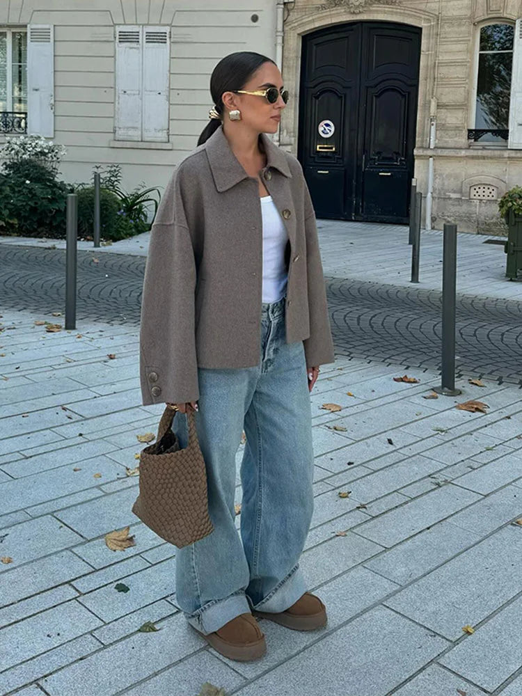Boxy Cropped Wool Coat | Oversized Fit with Classic Collar | Stylish Layering for Winter 2