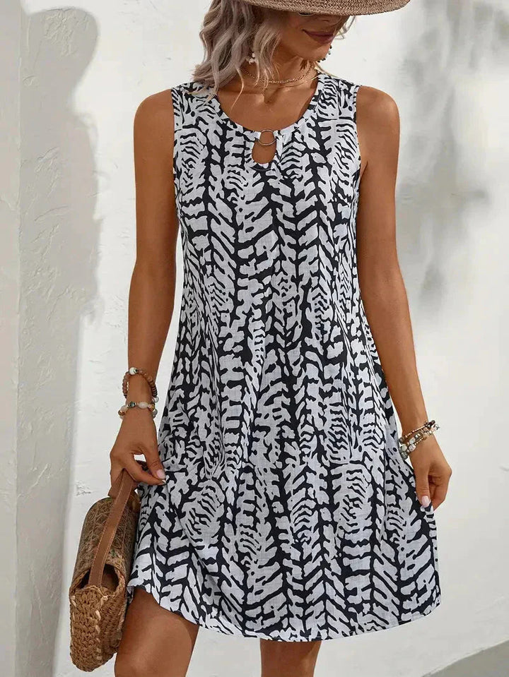 Chic Collection | Women's Summer Dress with Abstract Pattern & Cut-Out Detail | Effortless Style for Warm Weather Outings 2