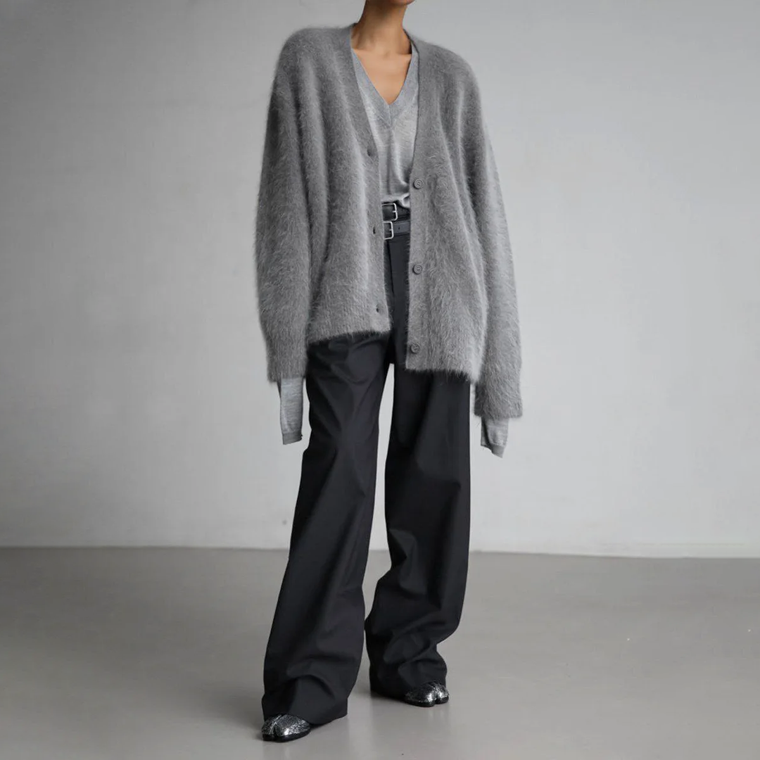 Elise Collection | Cashmere Sweater for Women with Flattering Fit | Luxurious Comfort for Every Occasion 3